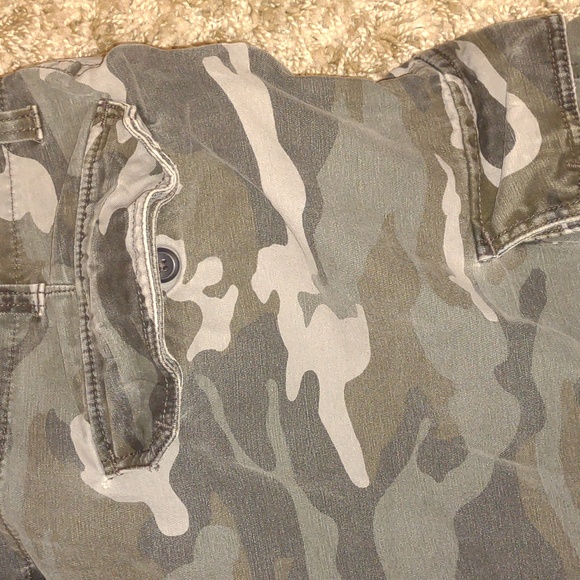 Men's size 44 Camouflage Cargo Shorts drab olive colors GC - Picture 7 of 9